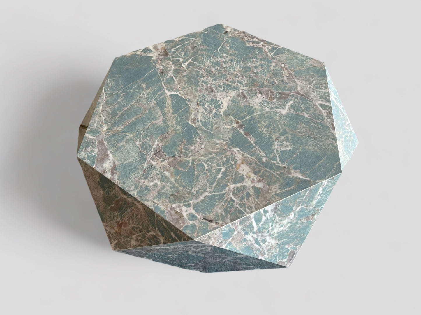 ექვსკუთხედი მაგიდა