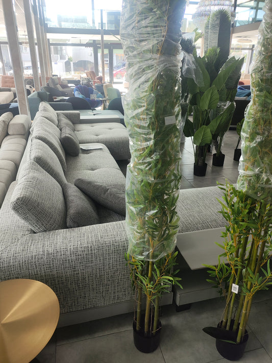 პლასტმასის ხელოვნური მცენარე